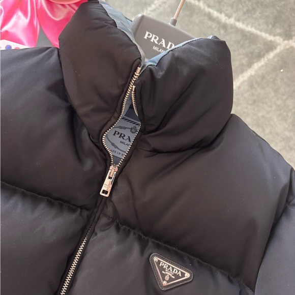 Prada Black Cropped Puffer Jacket - Picture 4 of 9